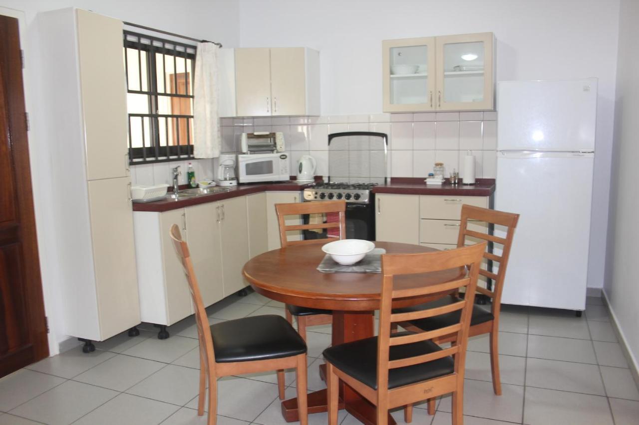 Rachel'S Apartments Парамарибо Стая снимка